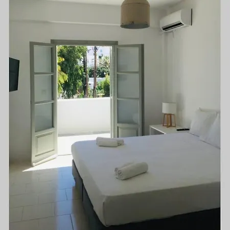 Strata By Rocks Estates Apartman